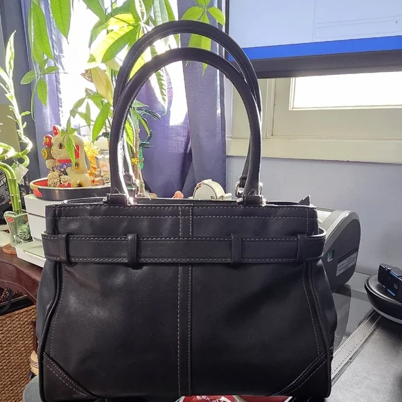 EUC COACH BLACK SMALL SATCHEL - Picture 3 of 9